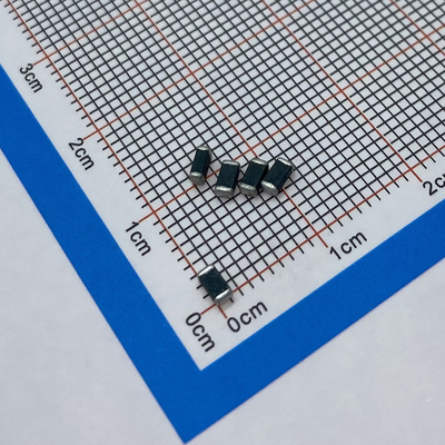 Chip MOV Metal Oxide Varistor ตัวต้านทานขึ้นอยู่กับแรงดันไฟฟ้า SMD VDR 0402~3220 สำหรับการป้องกันไฟกระชาก