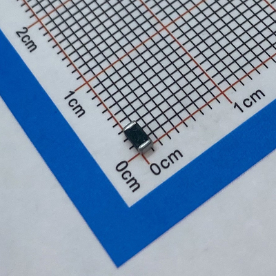 Chip MOV Metal Oxide Varistor ตัวต้านทานขึ้นอยู่กับแรงดันไฟฟ้าสำหรับการป้องกันไฟกระชาก